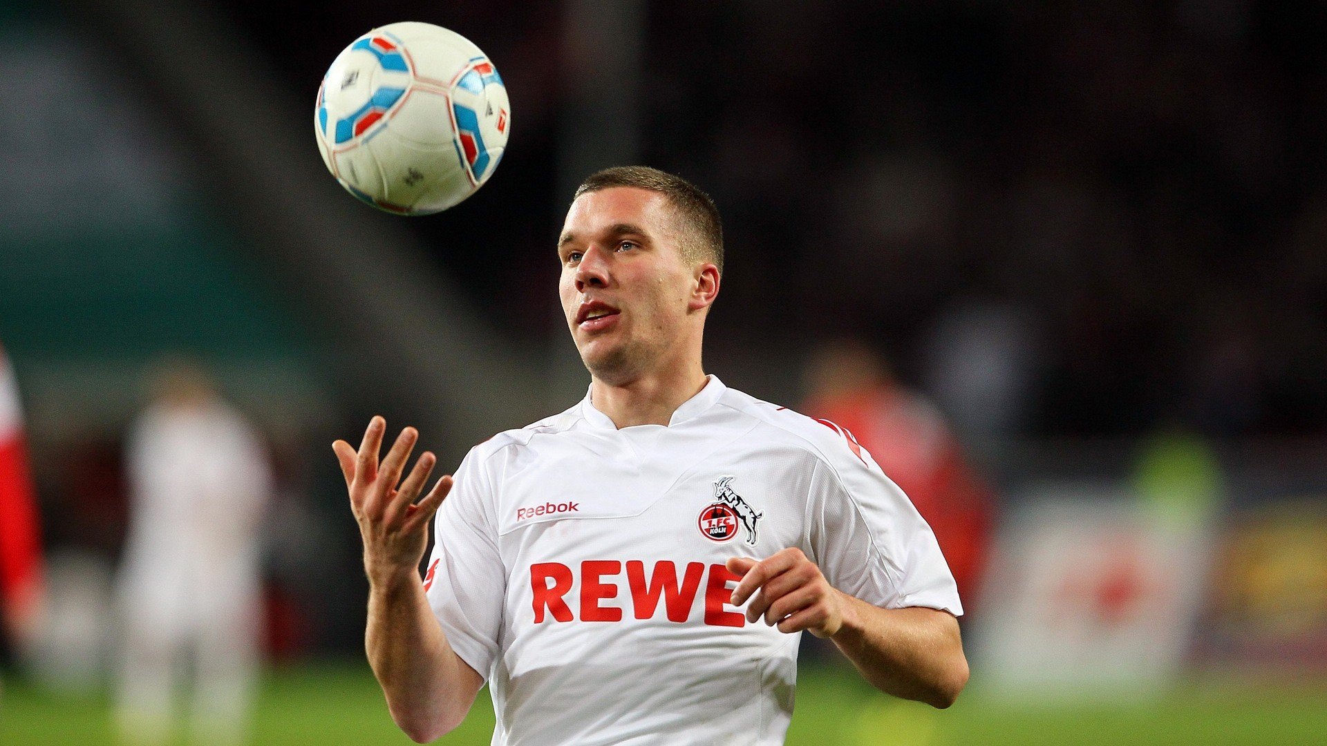 “校园足球在全国普及率持续上升，青少年热情高涨”，我国校园足球现状